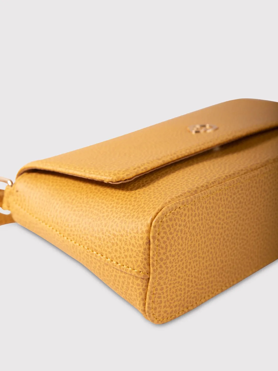 Caprese March Sling Medium Yellow