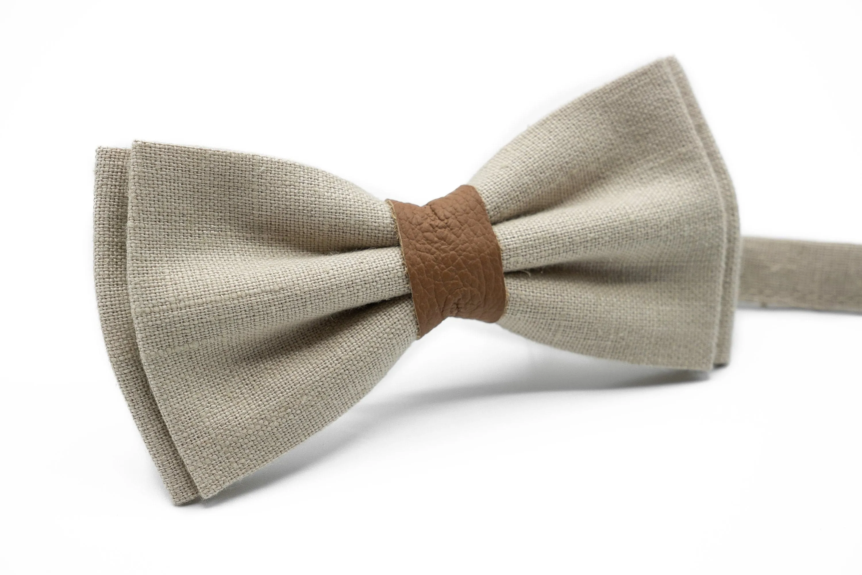 Linen Beige Bow Tie & Optional Pocket Square Set - Rustic Wedding Accessory - Handcrafted Unisex Formal Wear - Gentleman's Linen Attire