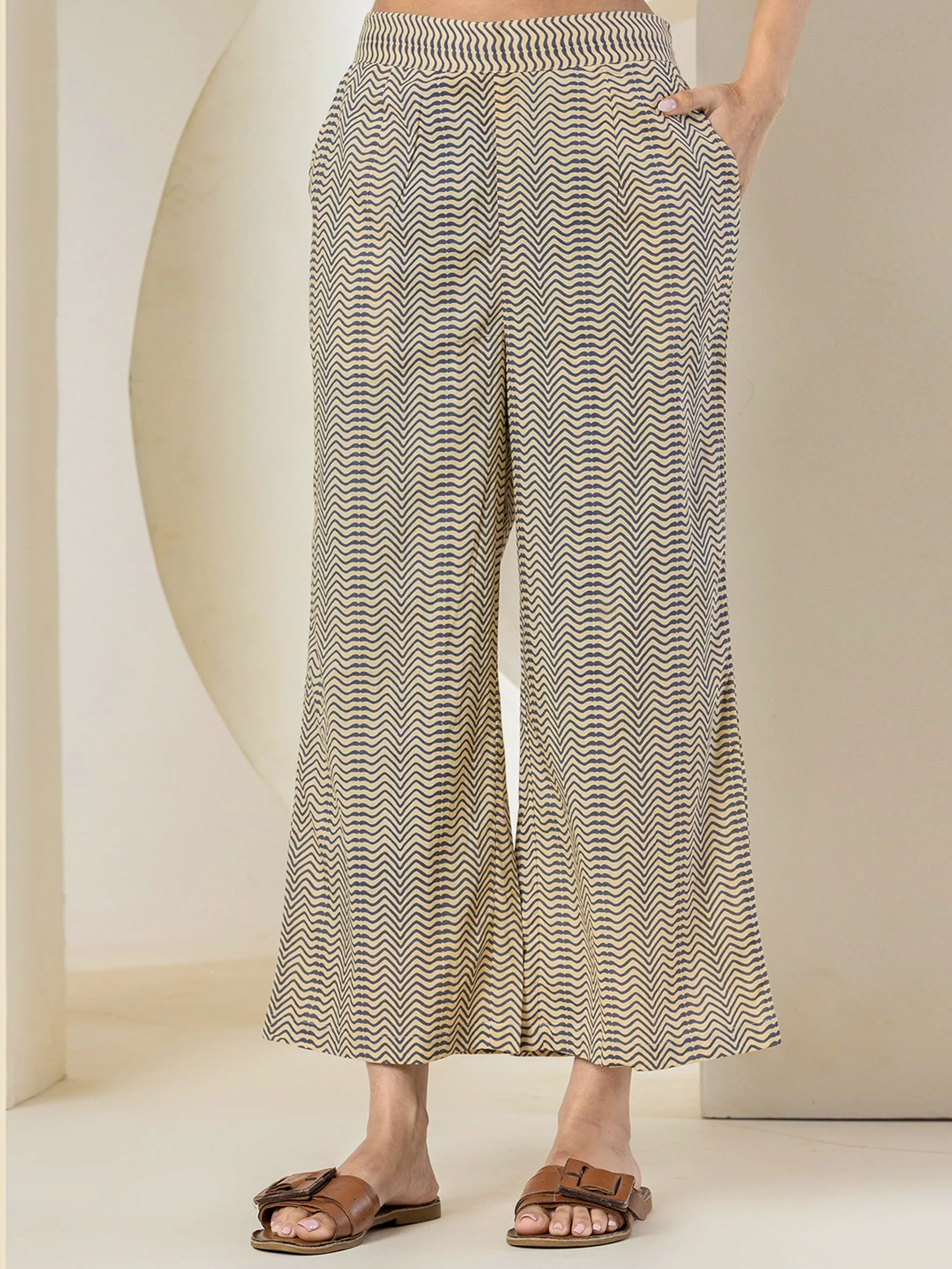 Offwhite Grey Pure Cotton Hand Printed Lounge Wear